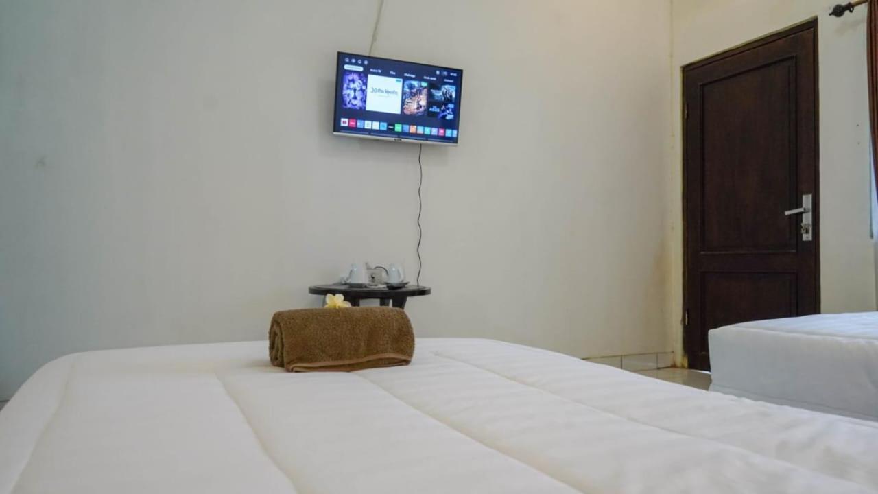 Hotel Pondok Putri Batukaras Luaran gambar